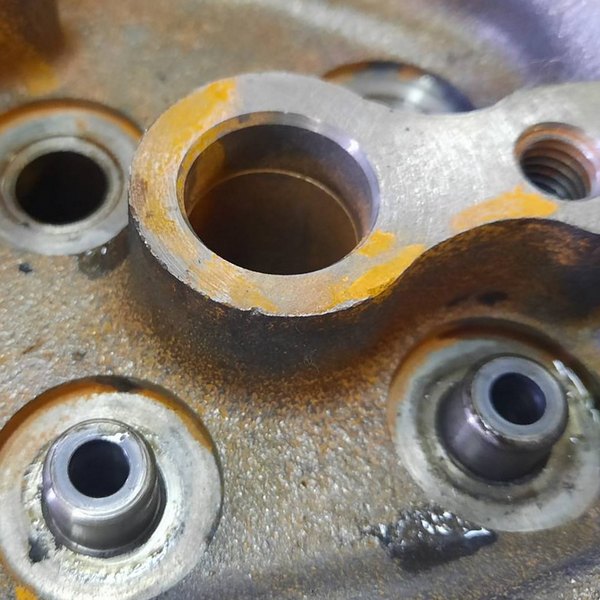 Разворачивание направляющих клапанов Volkswagen