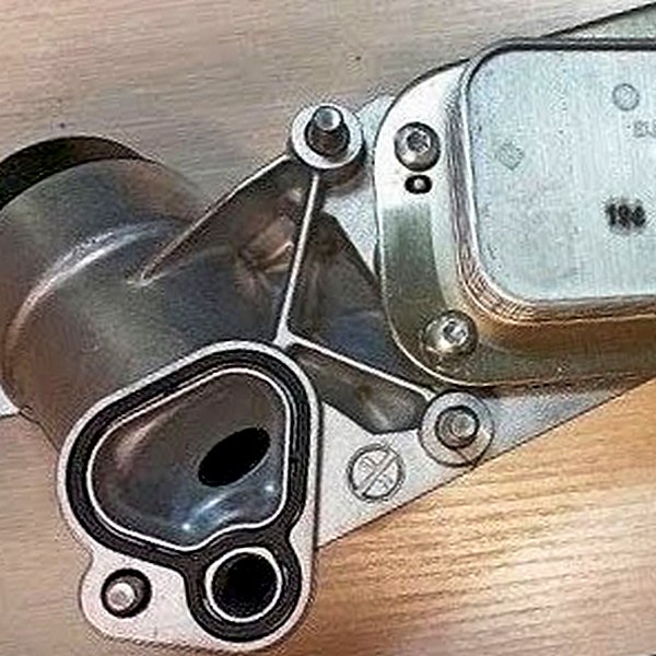 Замена прокладок теплообменника маслоохладителя